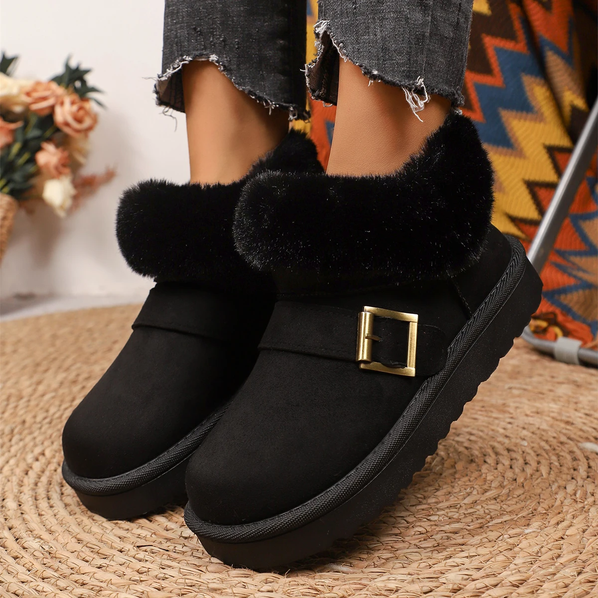 Nuevas botas de nieve cálidas e informales cómodas con cabeza redonda para mujer, botas cortas de terciopelo con parte inferior gruesa a la moda y boca poco profunda