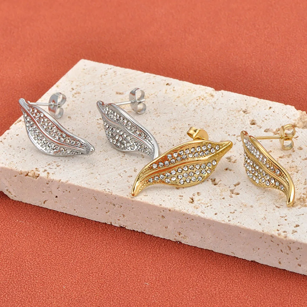 Lokaer Luxus-Ohrstecker mit Blatt-Intarsien und Kristallen für Damen, modische goldfarbene Edelstahl-Ohrringe, Schmuck, wasserdicht, E26042