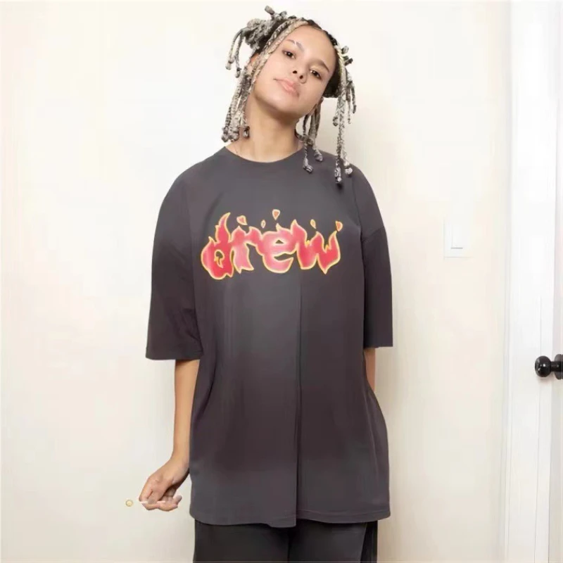 درو هاوس قصيرة الأكمام تي شيرت المشتعلة رسائل شارع العليا الصيف 100% القطن الرجال زوجين لباس غير رسمي Instagram نمط