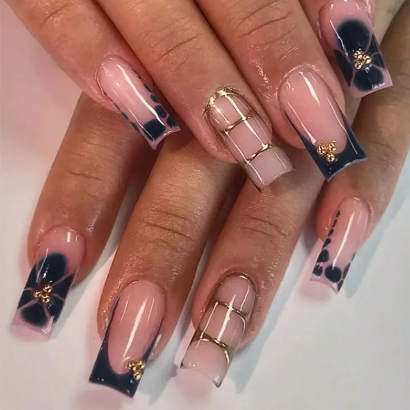 24 piezas de uñas postizas francesas largas en forma de ataúd con flores retro, diseño de caviar y dorado calado, estilo Y2K acrílico 3