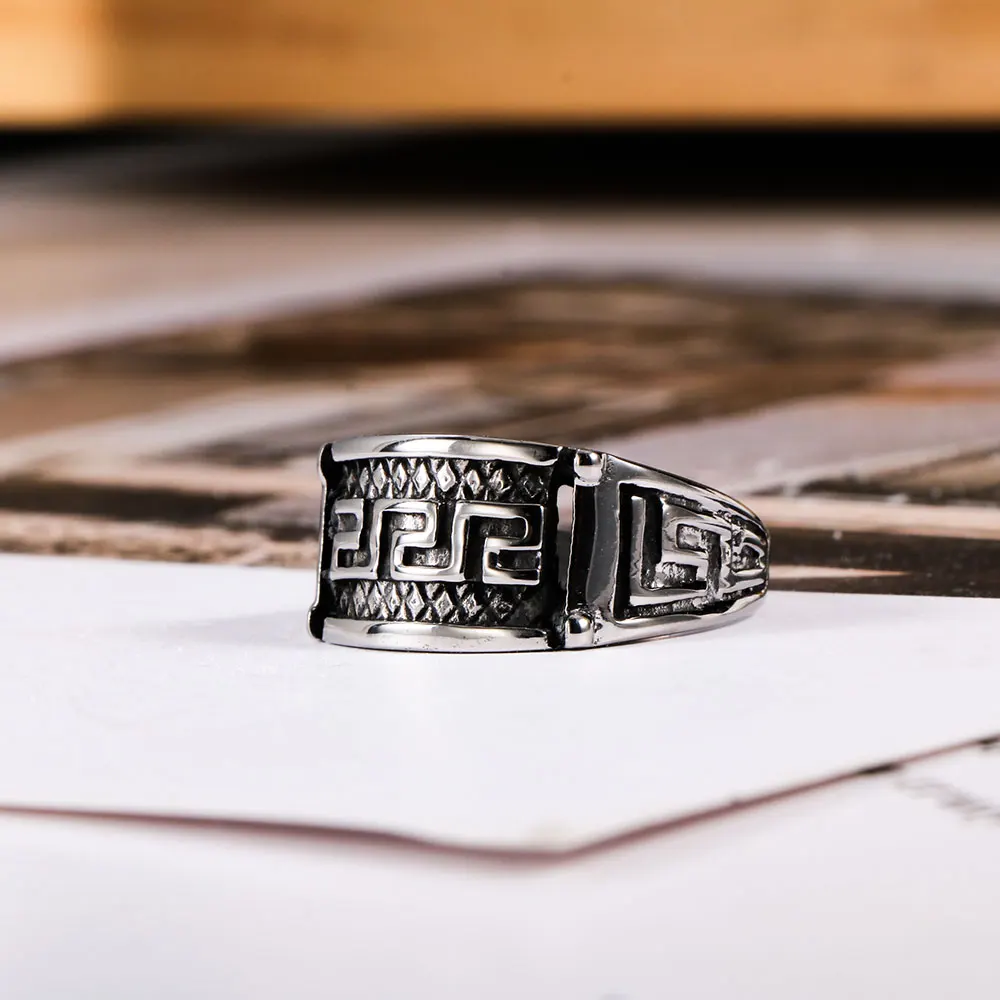Classic European and American Retro Trendy Men's Stainless Steel Ring, Cool Great Wall Pattern Hand Accessory, Cast Ring Holiday Gift