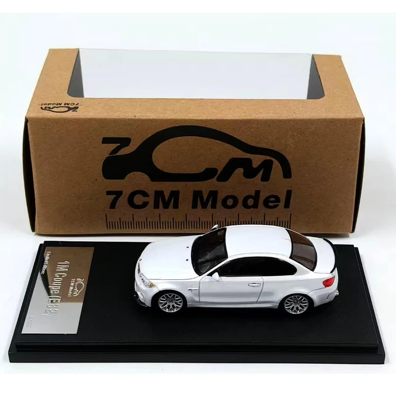 

1:64 Scale 1M Coupe E82 Simulation Alloy Car Model Static Display Collectible Toy Gift Souvenir Decoration