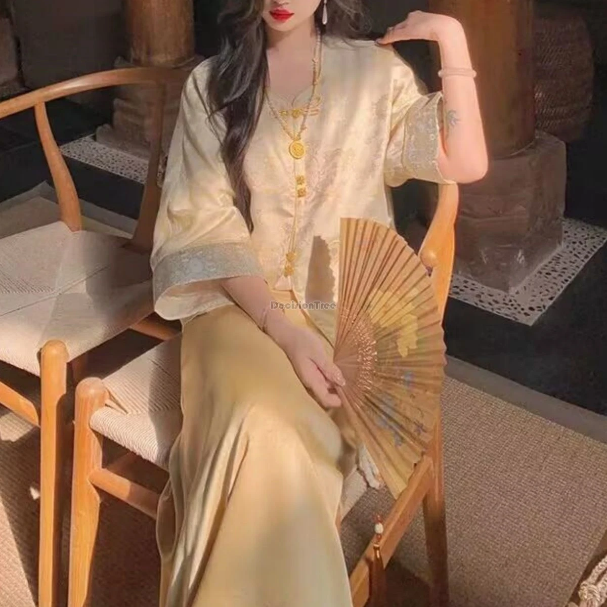 

2025 новый китайский ретро-стиль, модный костюм Тан, женский жаккардовый Cheongsam на пуговицах, пальто с длинными рукавами, рубашка, длинная юбка, элегантный комплект