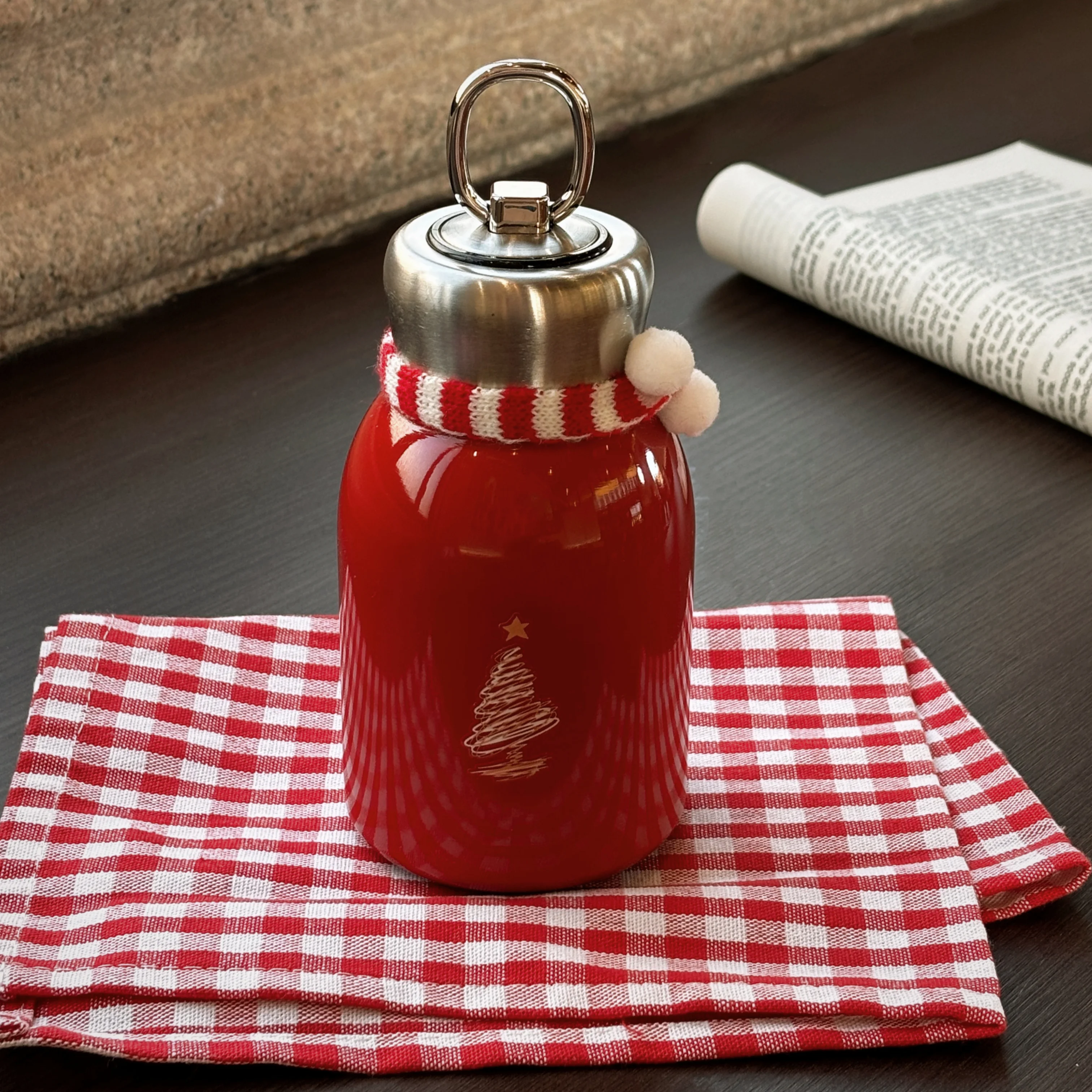 كوب ماء معزول من الفولاذ المقاوم للصدأ لشجرة عيد الميلاد مرسومة يدويًا، كوب طالب محمول مقاوم للحرارة مع هدية جذابة جمالية عالية