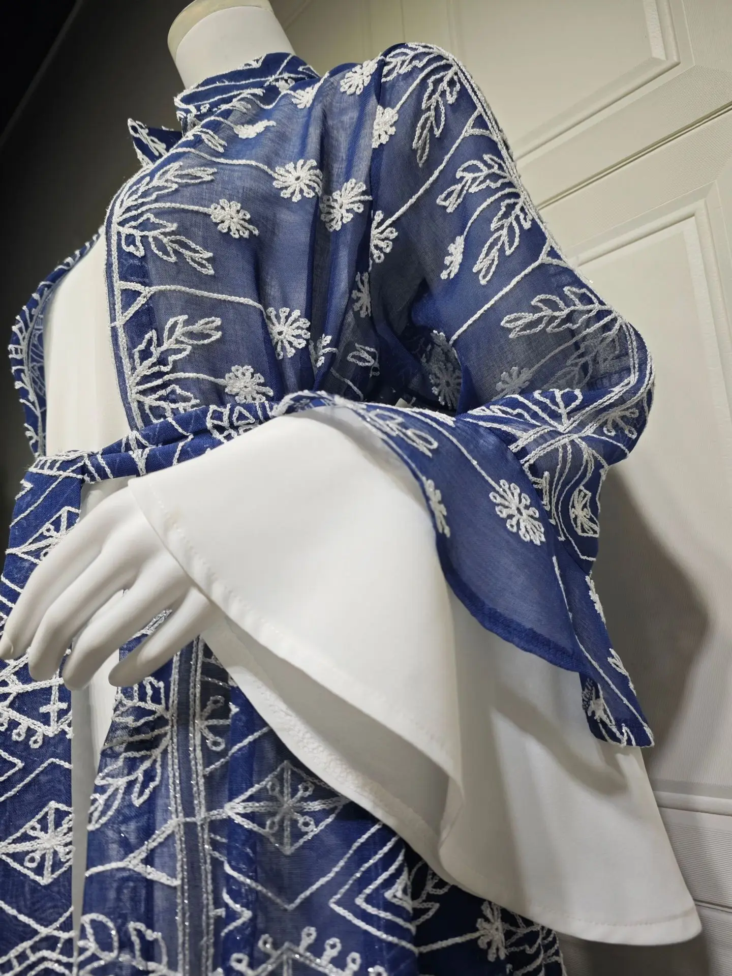 

Dubai Flared Sleeve Elegant Long Embroidered Robe Cardigan and Inner Dress Two-piece Set Fashion Abaya Muslim Middle East Gowns