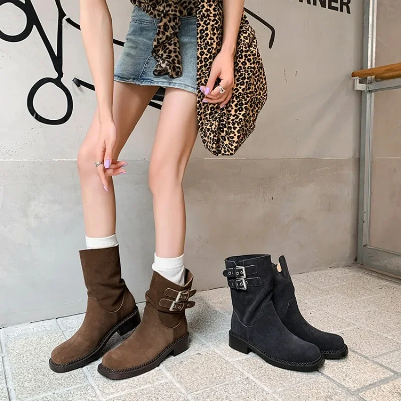 

2026 новые осенне-зимние женские ботильоны из натуральной кожи, 22-25 см, замша из коровьей кожи, ботинки на платформе с круглым носком и пряжкой на щиколотке