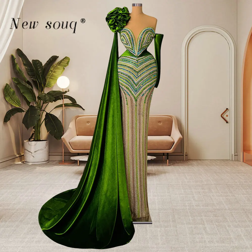 

2024 Green One Shoulder Velvet Evening Dresses with Side Cape Muslim Luxury Heavy Handmade Beading Crystals Events Pageant Gowns