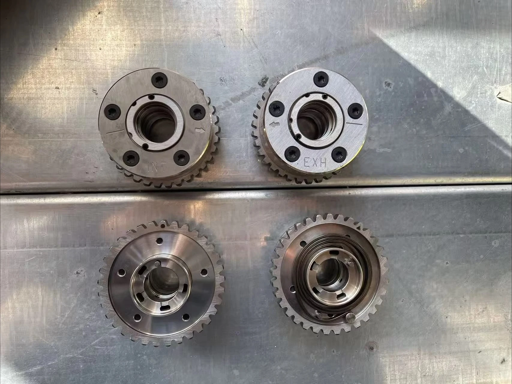 NEW OEM Quality Auto Engine Parts Camshaft Adjuster VVT Gears for Maserati Ghibli Quattroporte 3.0L Chrysler 3.6 Vanos Sprocket