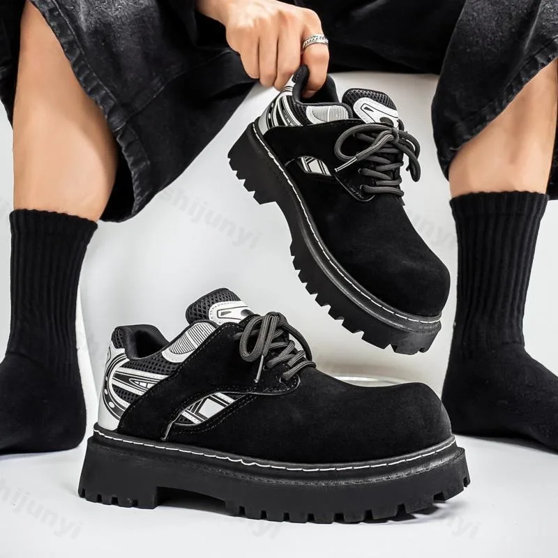

Retro Low Top Thick Soled Casual Short Boots for Men 2025 Autumn Niche Fashion Versatile Comfortable Lace Up Chunky Single Shoes