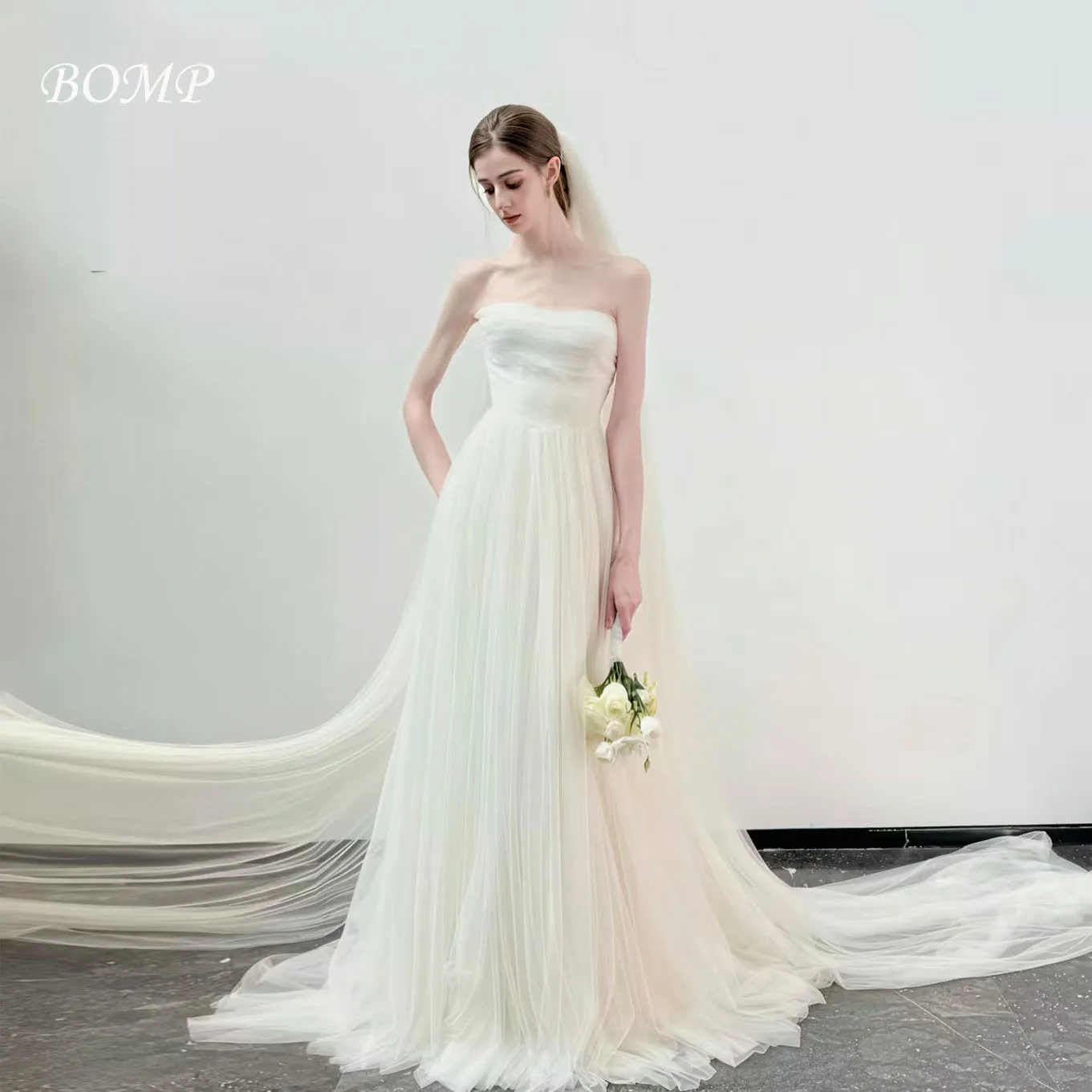 

BOMP Fairy Wedding Party Dress Strapless Draped Sweep Train A-Line Korea Photo Shoot Bridal Reception Gown Customized 웨딩드레스