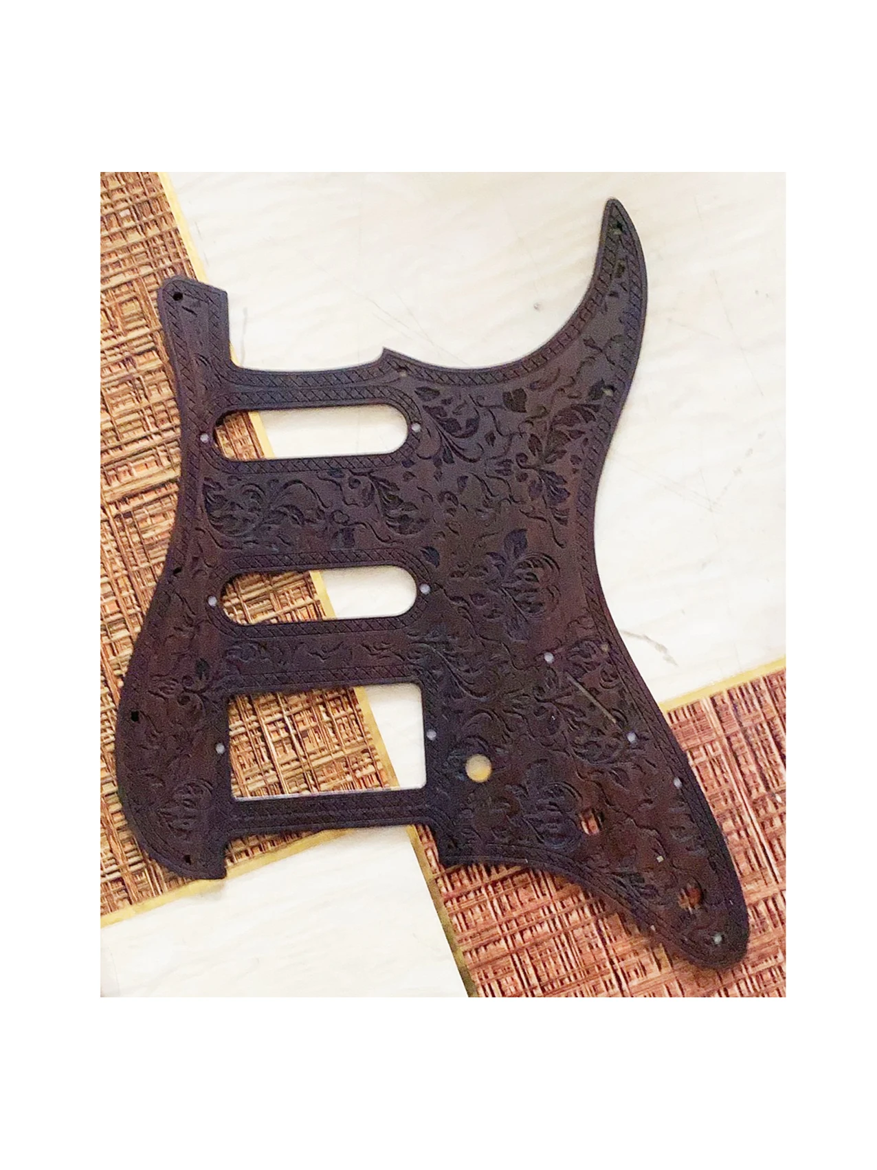 Solid Rosewood Carved Pattern Electric Guitar Plate, Scratch Pick Guard, SSH Pickguard Accessories, Free Ship