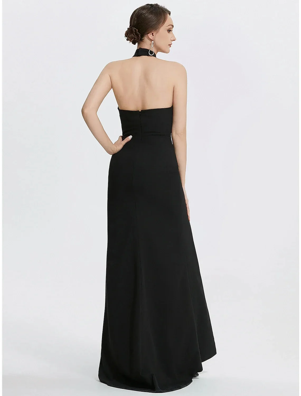 Sexy A-Line Satin Prom Gown Black Dress Floor Length Sleeveless Wedding Guest Halter Neck Evening Dress with Ruched vestidos de