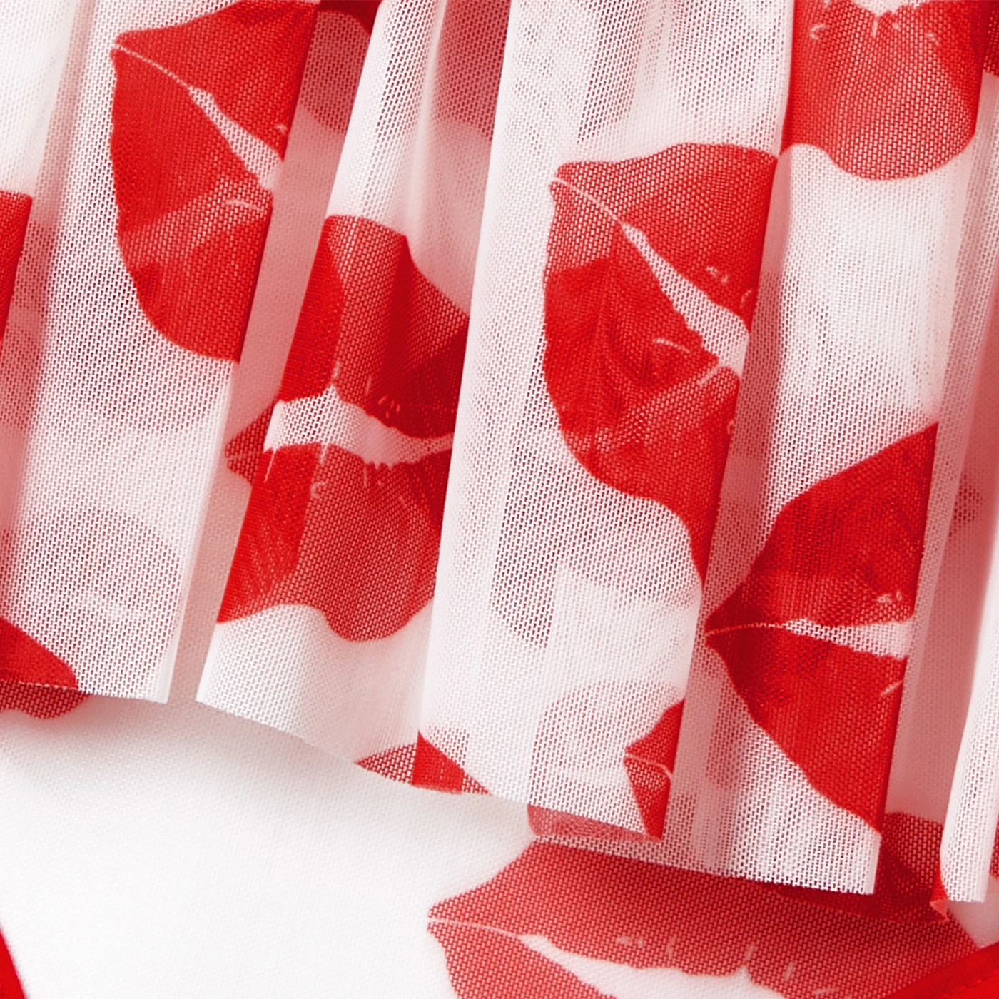 أطقم فساتين بحزام شبكي برباط وأكمام راجلان متطابقة للعائلة وطباعة شفاه حمراء