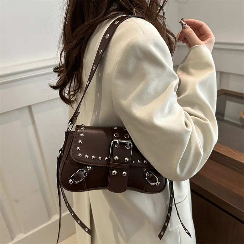 حقيبة كتف نسائية جديدة موديل 2025 مرصعة بطبعة الفهد، محفظة كروس على طراز راكبي الدراجات النارية، حقيبة متعددة الاستخدامات تحت الإبط للعمل والمواعدة #3