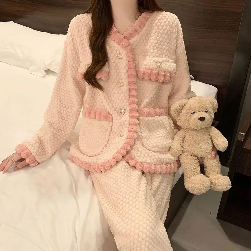 Niedliches Oberbekleidungsset, neuer Winter mit zusätzlichem Fleece und verdickter warmer Heimkleidung, sexy Pyjama, Korallen-Nachtwäsche für Damen, Herbst 2024