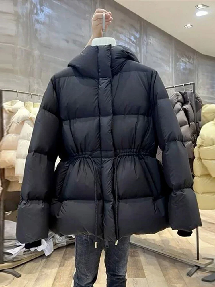 Gepolsterte Jacken mit Kapuze, Stehkragen und Taillenbetonung für Damen, lässige Langarmjacken mit Reißverschluss, einfarbige, schlanke Mäntel, neue Winteroberbekleidung für Damen. – Detail 2