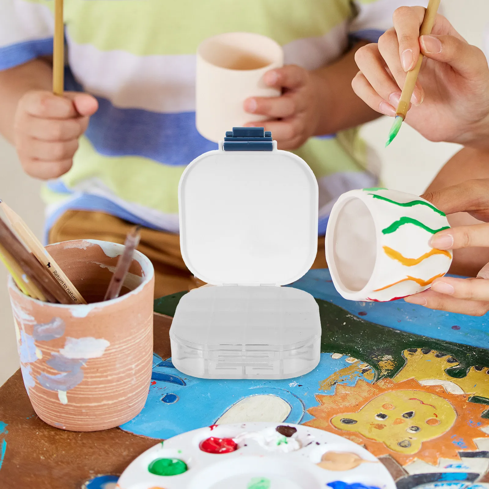 Travel Watercolor Palette Pan 16 Compartment Portable Moisturizing Paint Tray Compact Artist Paint Mixing Palette for Outdoor
