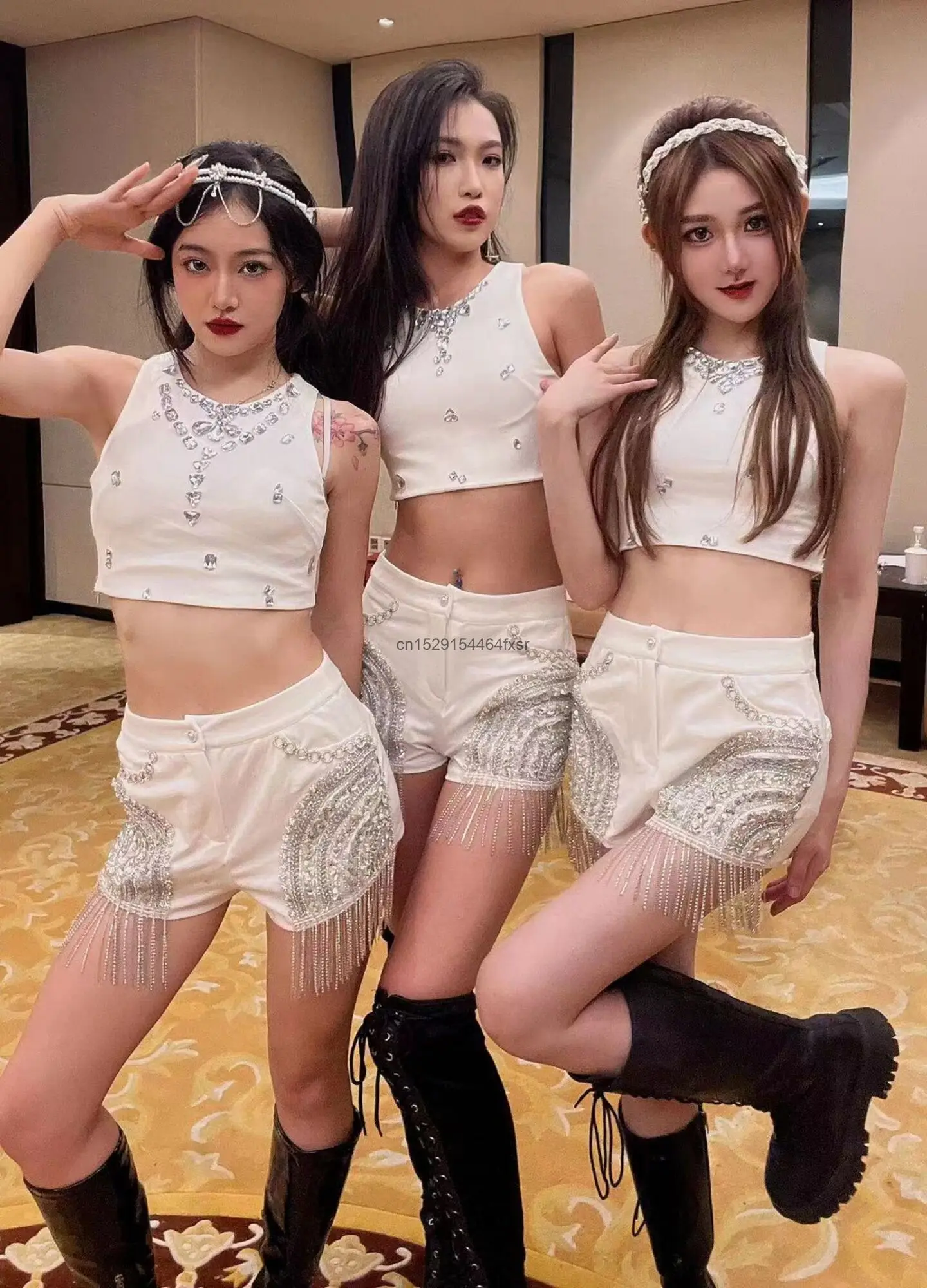 

Korean Girl Group Wang Yiren's 2024 New Jazz Dance Performance Costume Set Trend