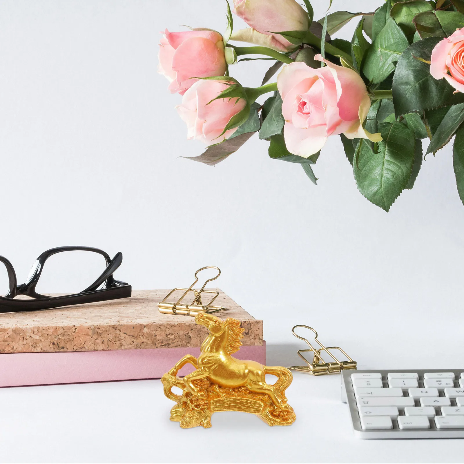 

Feng Shui Horse Sculpture Resin Galloping Horse Decoration for Living Room Office Desktop Good Luck Ornament Success Symbol