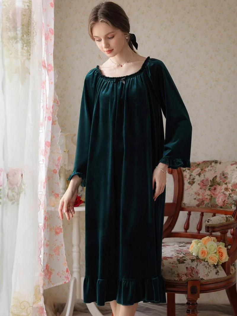 Winter Vintage Princess Velvet Long Night Dress Pleuche Velour Robe Retro Royal Nightwear Sleepwear Nightgowns for Women