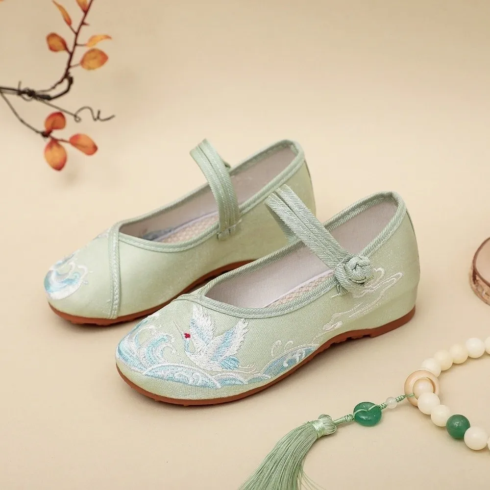 

Chinese Style Girls' Dancing Shoes Wear Resistant Soft Sole Embroidered Cloth Shoes Non-slip Breathable