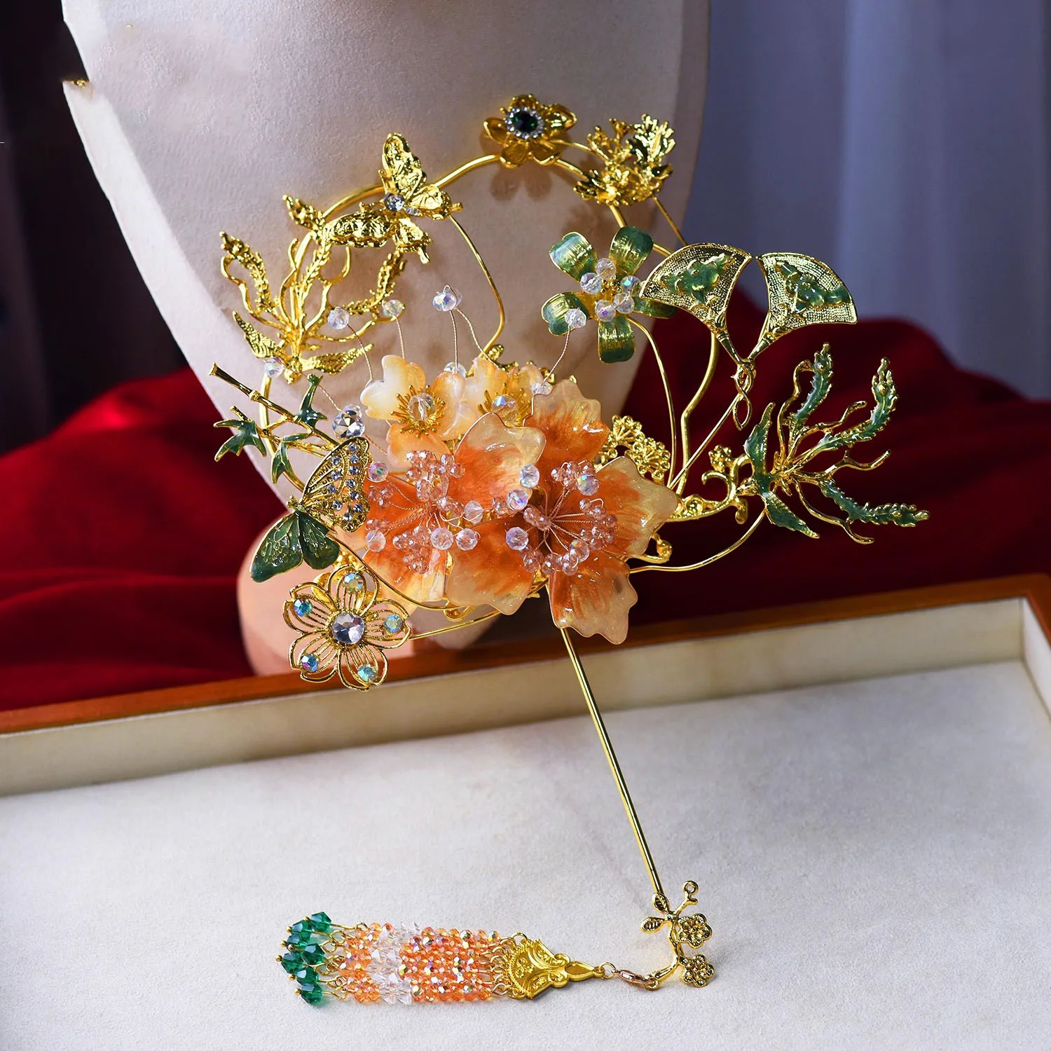 

Bridal Hanfu Traditional Chinese Wedding Fan High-Grade Alloy Handheld round Fan for Ancient Costume Wedding Accessory