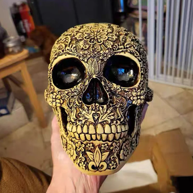 

Creative Cluster Flower Skull Decorative Piece, Halloween Resin Craft Plum Blossom Sculpture Skull Bar Table Decoration