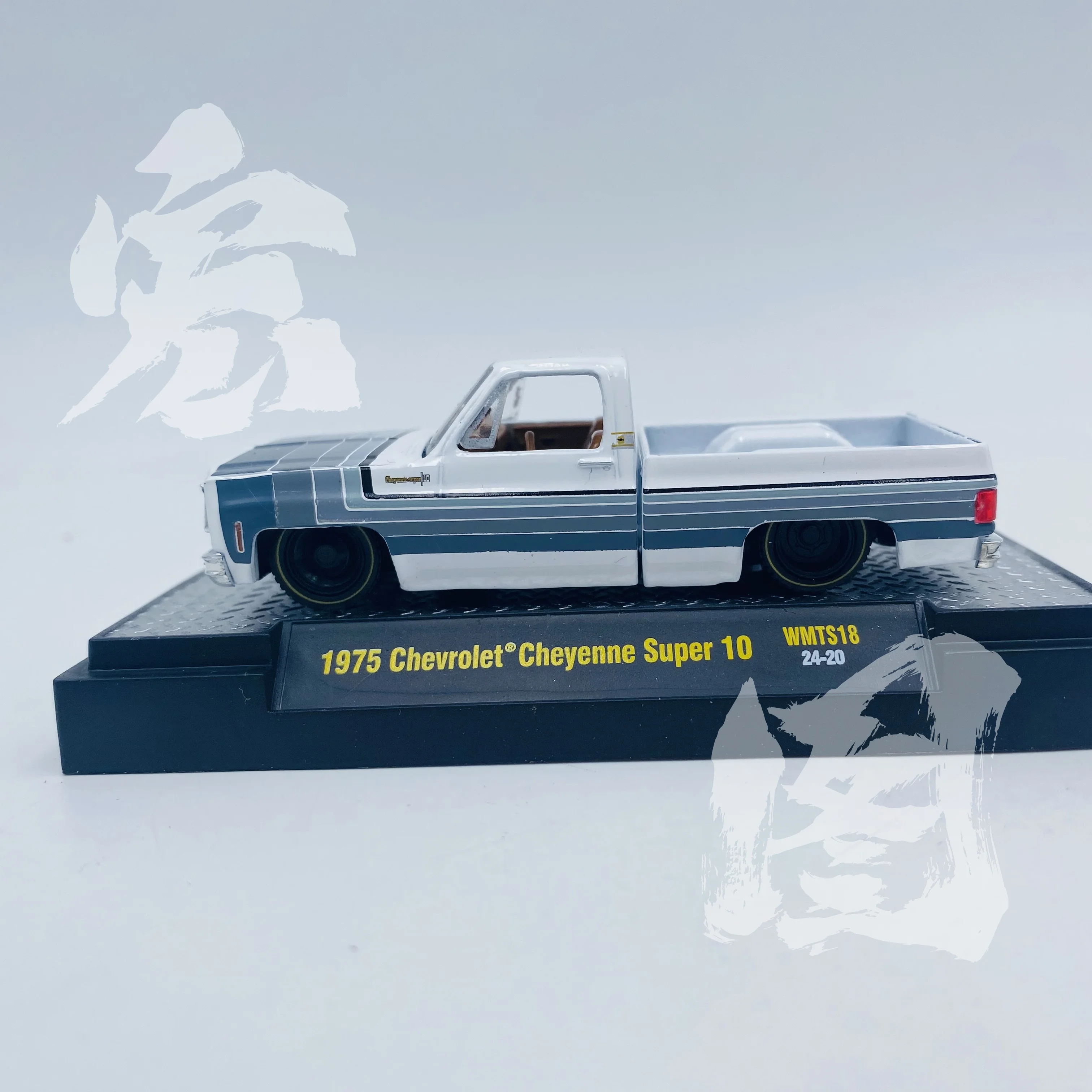 

M2 Machines 1/64 Car model 1975 Chey Super 10
