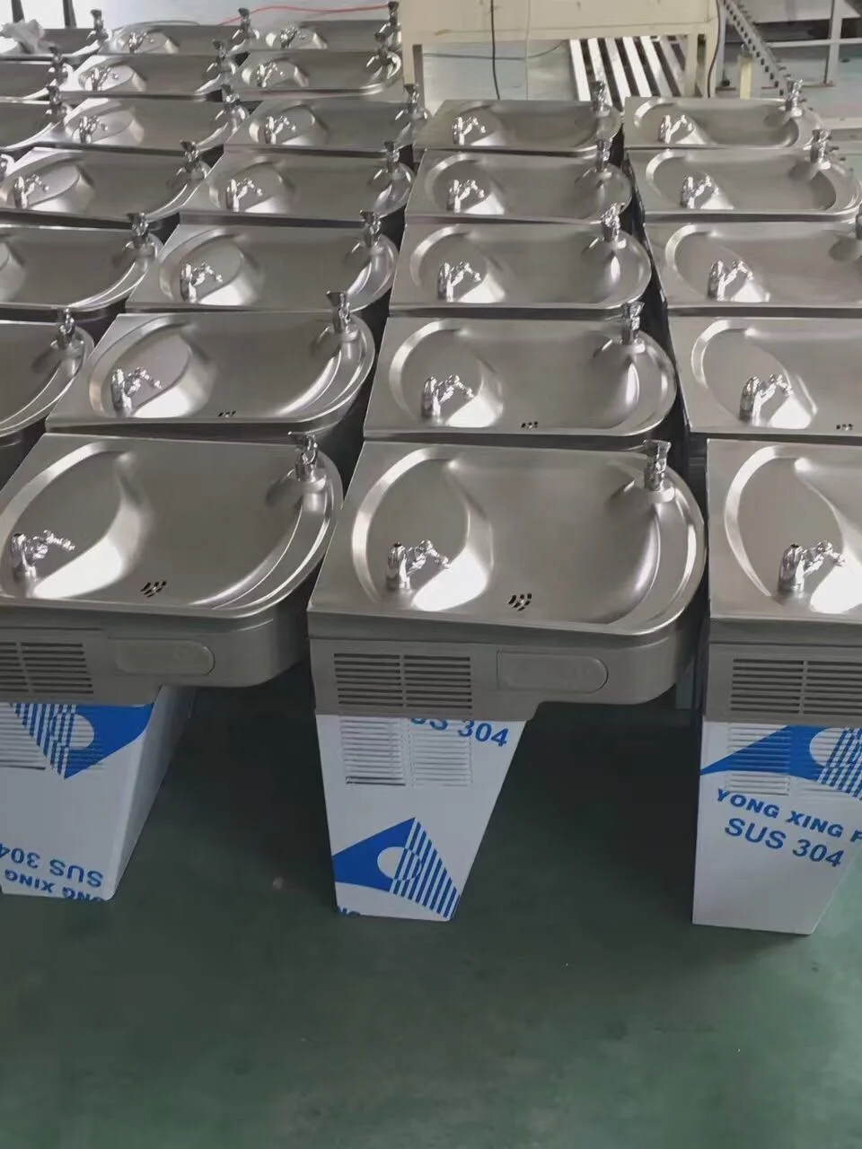 An der Wand montierter Trinkwasserbrunnen-Wasserkühler für den öffentlichen Gebrauch