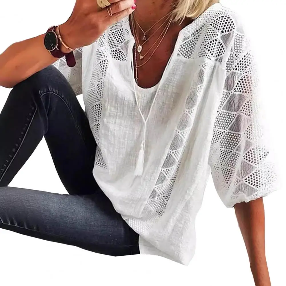 Regular Fit Lace Spliced Top Stylish Lace-up U-neck Tops Women's Loose Fit Pullover with 3/4 Sleeve Lace Spliced Design Solid