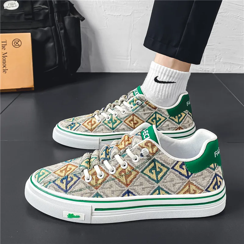 

Casual Canvas Men's Shoes Spring Summer New Style Printed Design Slip-On Soft Bottom Board Shoes Korean Version Low Help Rubb...