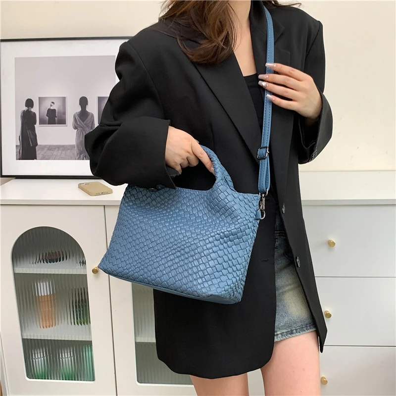 Summer Large-capacity Casual Bag New Women\'s Handbag Bucket Messenger Shoulder Bag Beach Straw Tote Bag Straw Bag Shopping Bag