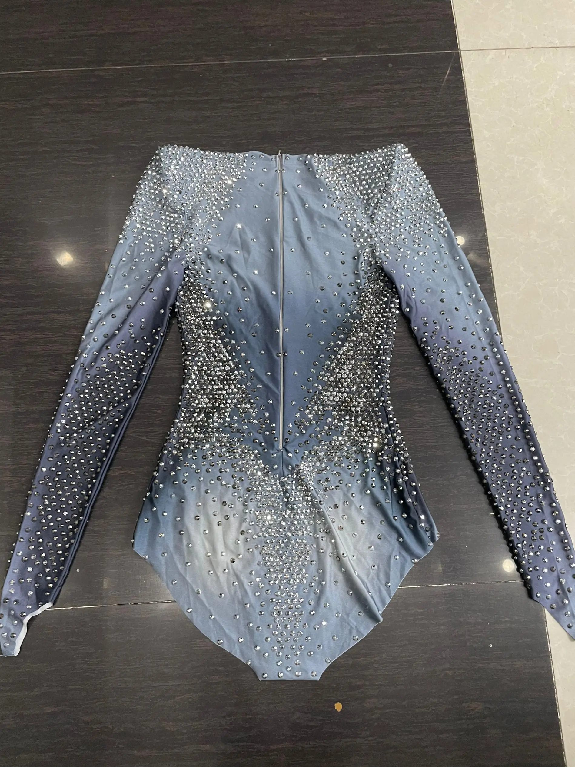 Glitzernde silberne Strass-Langarm-Stretch-Bodysuits 2025, neue Damen-Abend-Luxus-Geburtstagsfeier, sexy Nachtclub-Bühnenkostüm