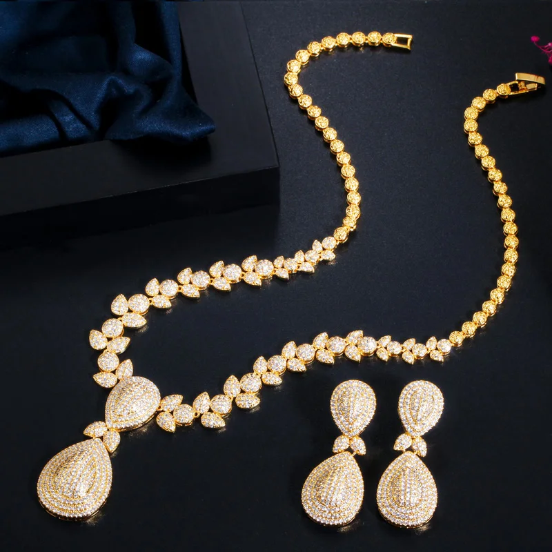 CWWZircons 2Pcs Gold Plated Jewellery for Women Luxury Evening Party Full Cubic Zirconia Dangle Drop Earrings Necklace Set T0508