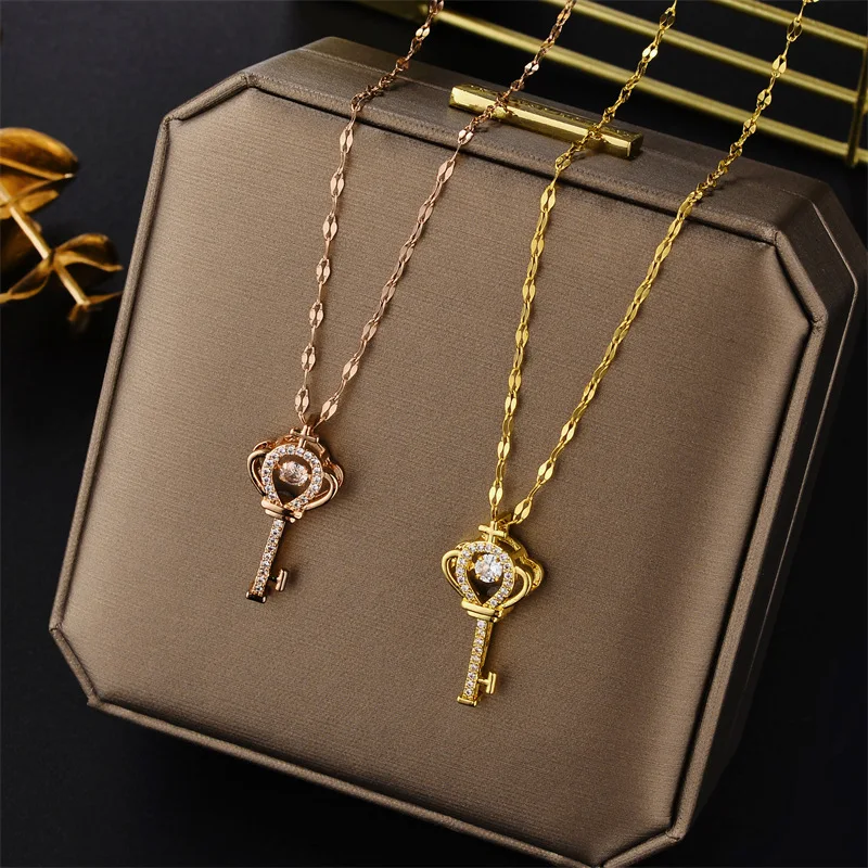 Fashion Ladies Crown Key Pendant Necklace Creative Light Luxury Heart Jewelry Girl Anniversary Birthday Wedding Party Gift