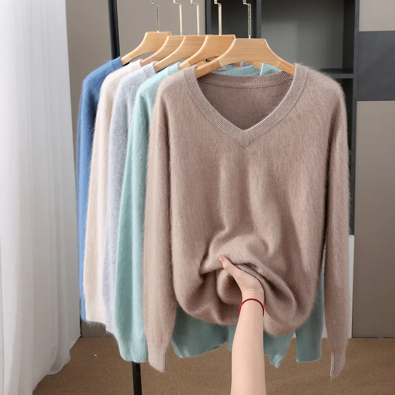 

New Mink Men's V-Neck Sweater For Autumn And Winter Solid Color With A Chicken Heart Neck Paired With A Knitted Base Layer DBE