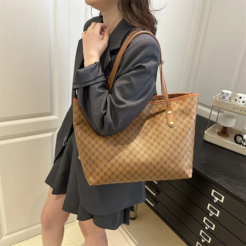 

High End Stylish Versatile Handheld Tote For Women 2026 New Trendy Shoulder Bag Large Capacity Shopping Bag For Ladies