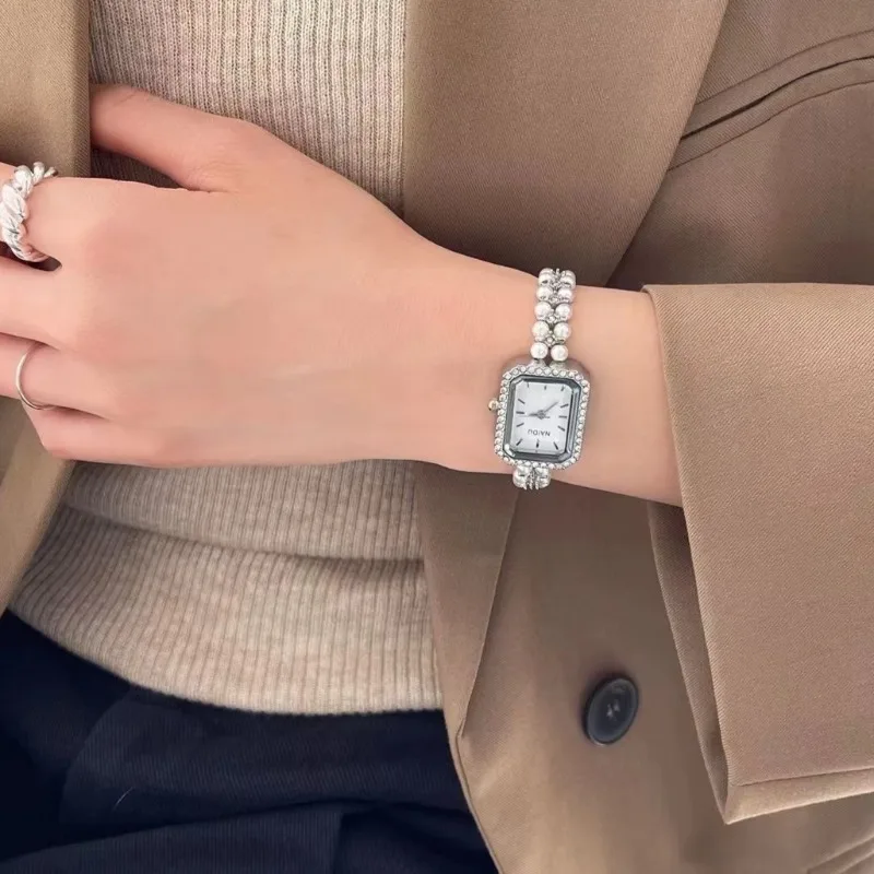 Luxury Women Bracelet Watch Fashion Small Square Dial Ladies Vintage Shell Pearls Chain Quartz Wristwatch Female Clock Wholesale