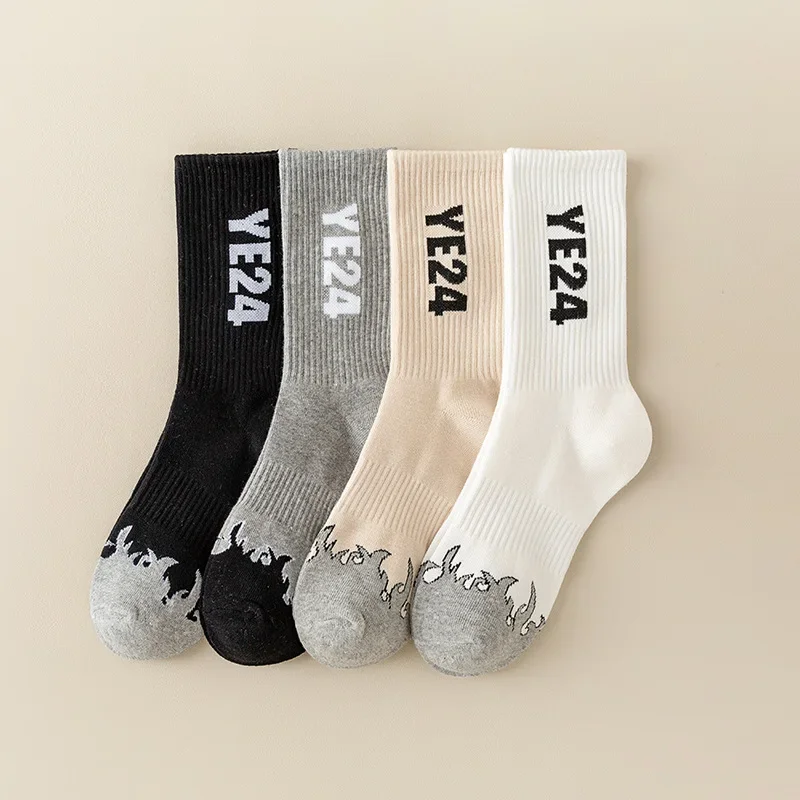 Cotton Socks YE24 Brand Sports Socks Ladies Unisex Casual Women Sock Letters Fashion Street Sox Harajuku Letter Fashion