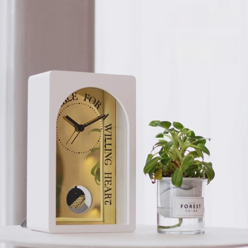 Nordic Mirror Silent Table Clocks Framed Swingable Numberless Bedroom Table Clocks Metal Pointer Modern Fashional Home Decor