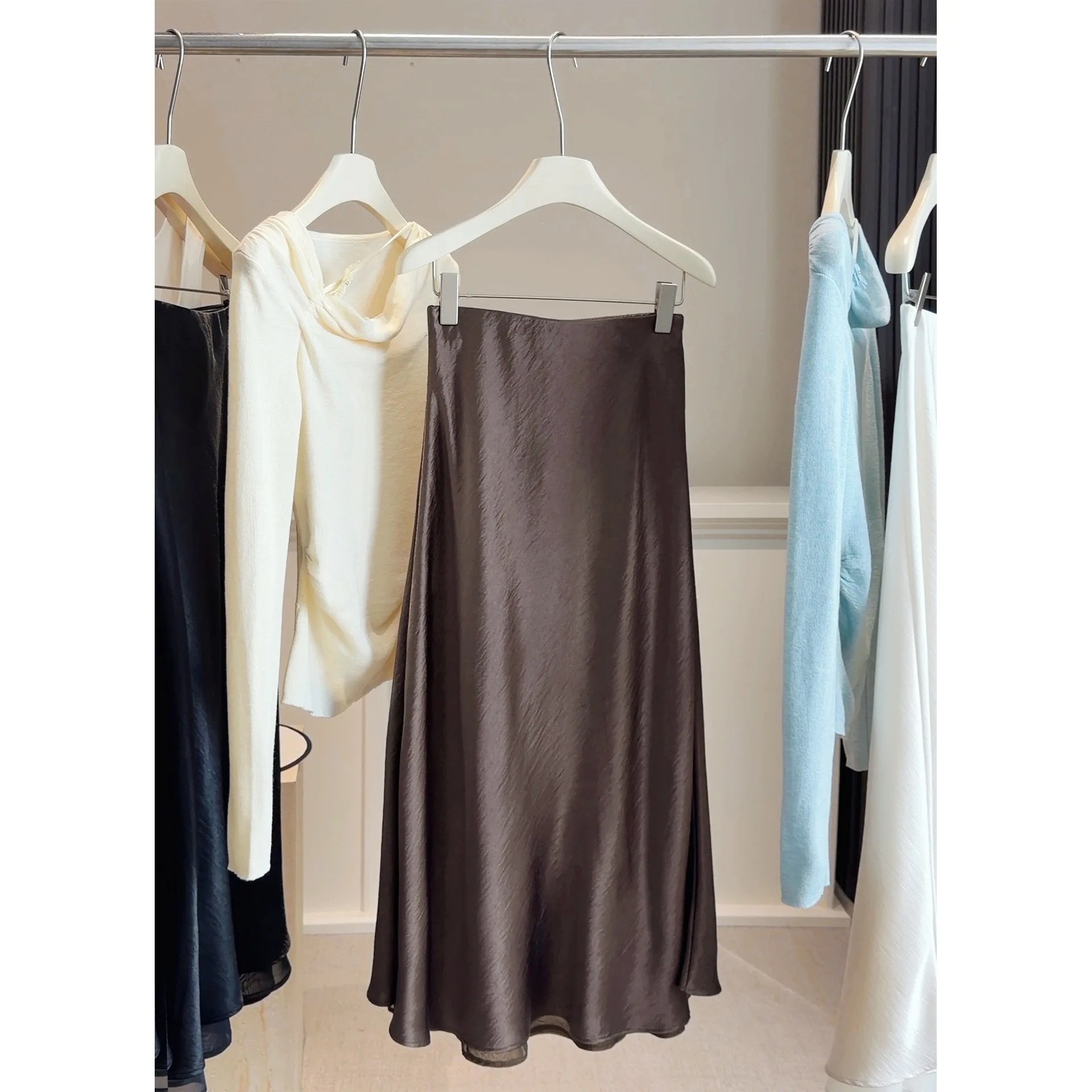 Elegant Slimming Satin Shine Pearl Gloss Fairy Half-length Skirt High Waist A-line Casual Commute Style Standard Fit Summer 2026
