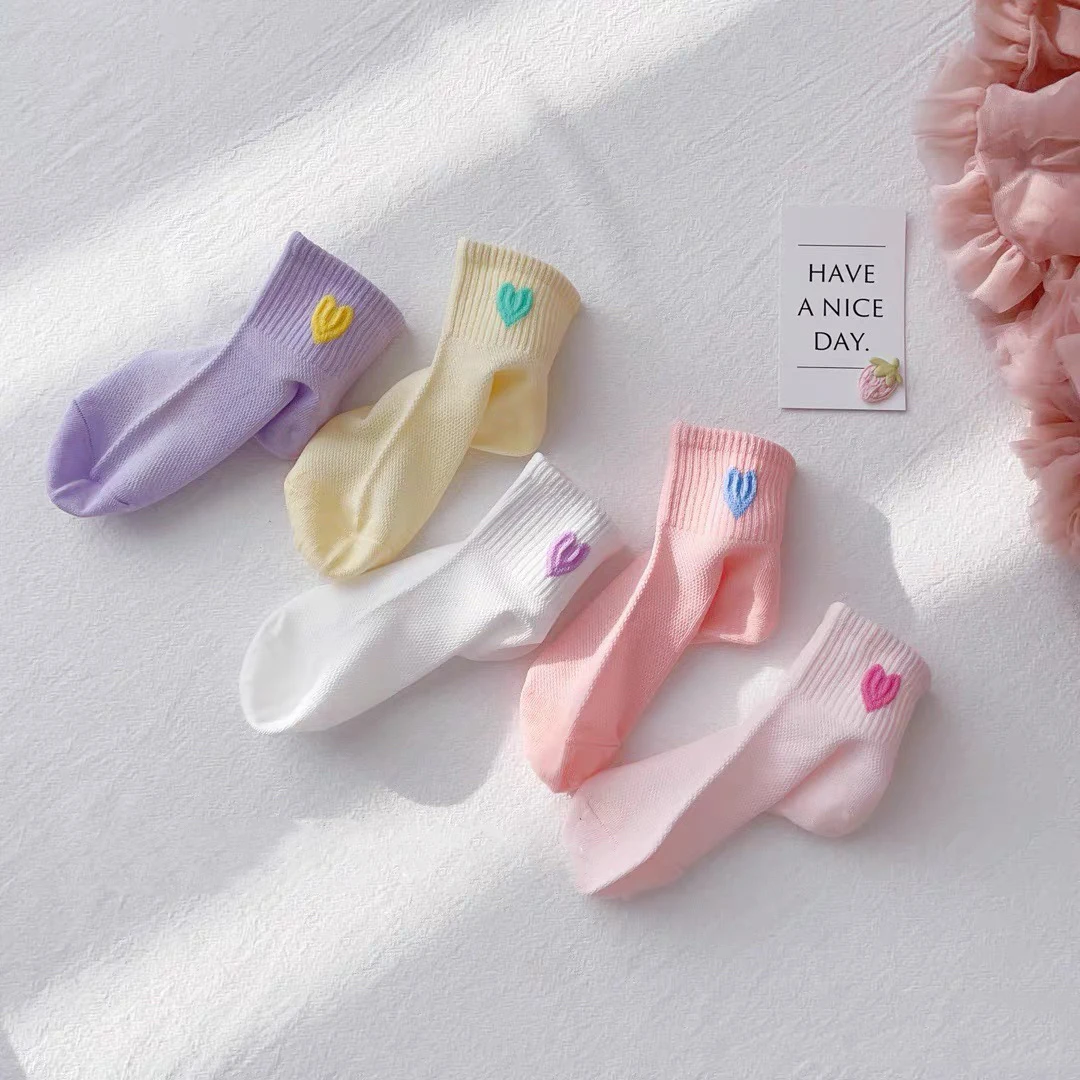 5 أزواج من الجوارب القطنية لمنتصف الساق للفتيات تصميم شبكي ملون عادي بألوان الحلوى أنماط قلب لطيفة جوارب مريحة للفتيات #1