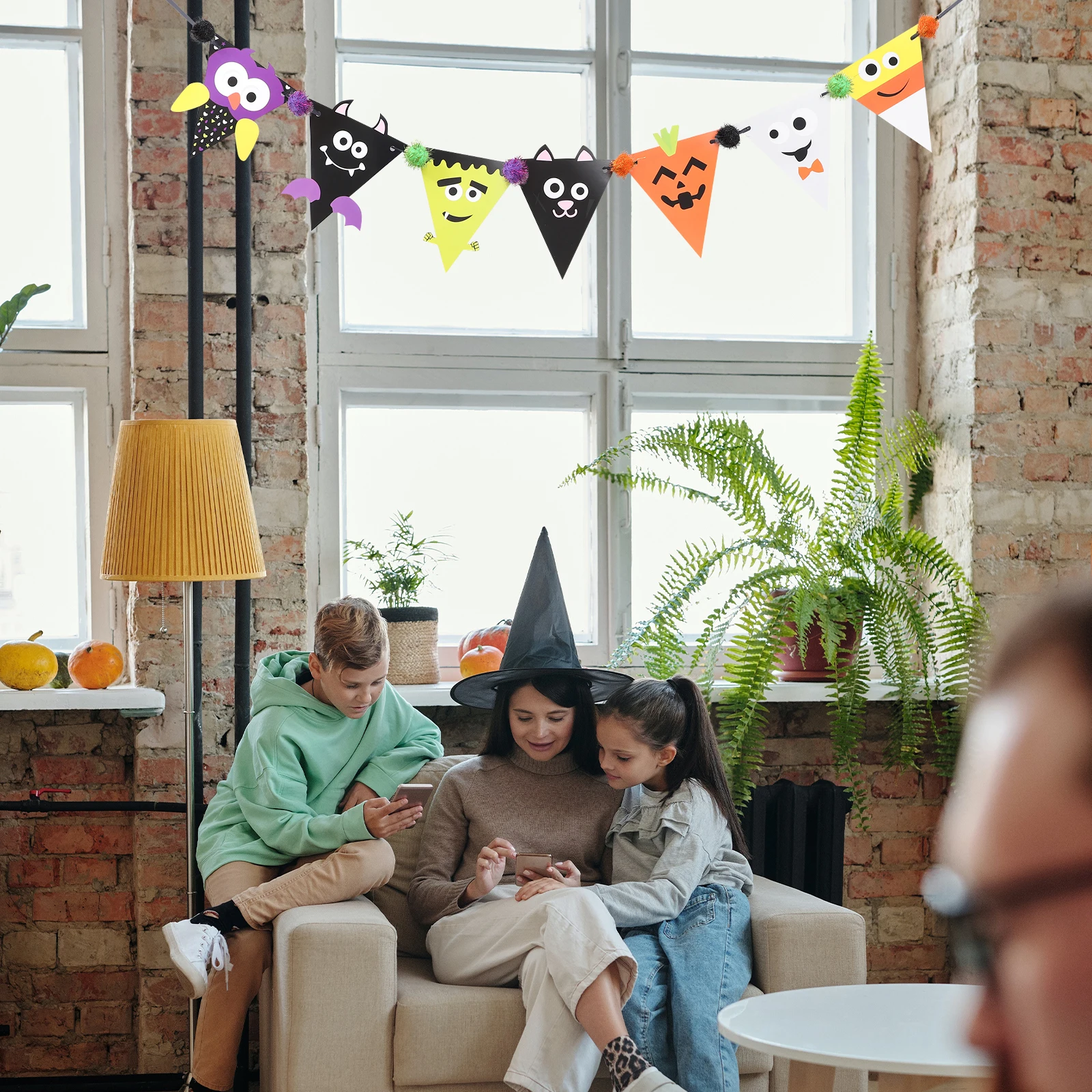

Garland Banner Party Outdoor Flags Decoration Hanging Lightweight Fun Pattern Wall Window Branches Use Halloween