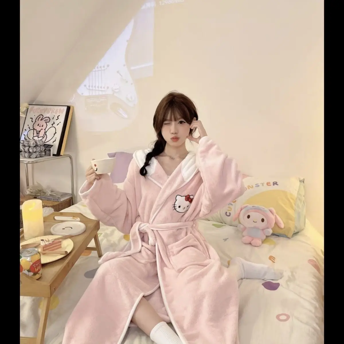 

Kawaii Sanrio Hello Kitty Bathrobe Quick Drying Coral Fleece Hooded Yukata Autumn Winter Thick Nightgown Cute Cartoon Girl Toys