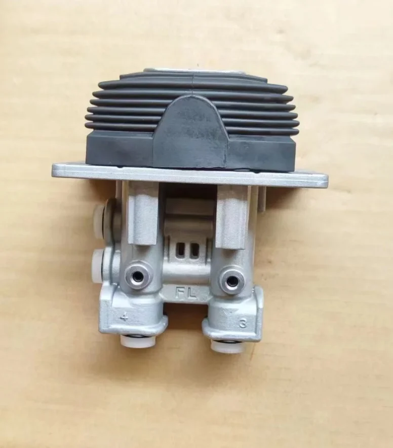 Foot Step Pilot Valve 15637034 Foot Pedal  for EC27 Excavator Parts