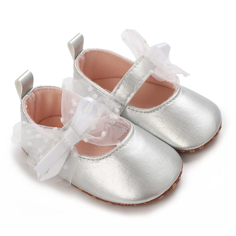 Simpatiche scarpe da bambina in argento Scarpe da principessa con fiocco PU antiscivolo Suola morbida Infantile Primi camminatori Scarpe da culla per neonato