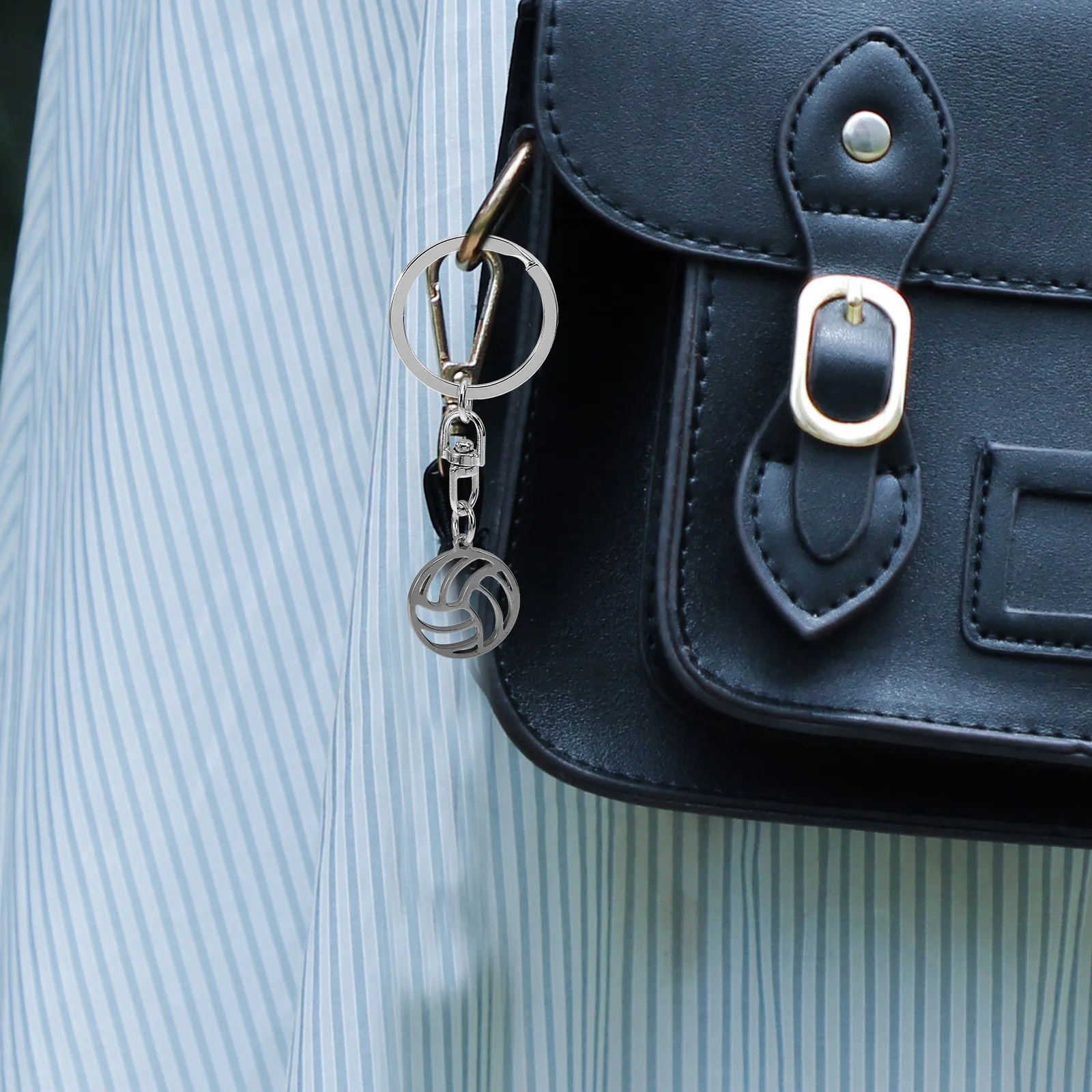 الكرة الطائرة المفاتيح الفولاذ المقاوم للصدأ الإبداعية تصميم جوفاء حقيبة قلادة الزخرفية الرياضة حلقة رئيسية الكرة الطائرة حفلة صالح