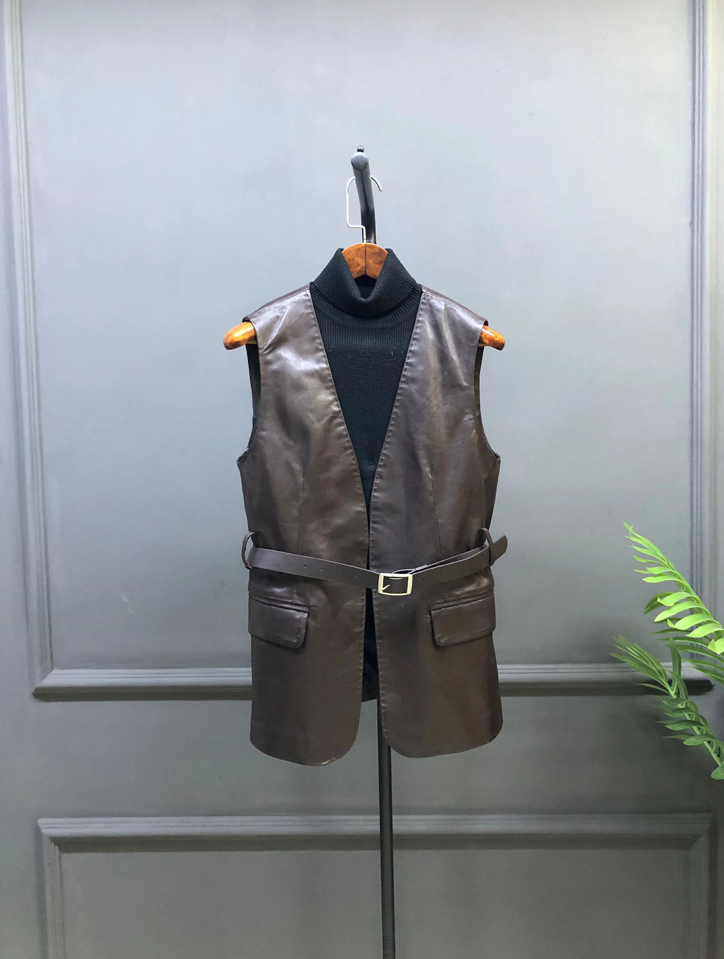 Modieuze V-hals middellange afslankende leren jas Dames schapenvacht losse bovenkleding Sli-jas Trendy bikerjas