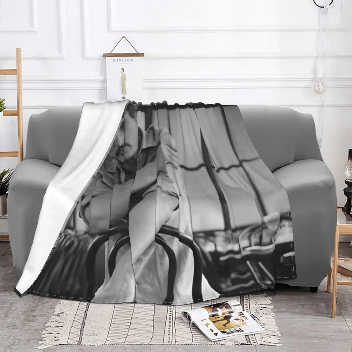 Meilleur Acteur De Groupe Blanket Velvet Summer Pedro Pascal BW Thin Throw Blankets For Bedding Outdoor Plush Thin Quilt