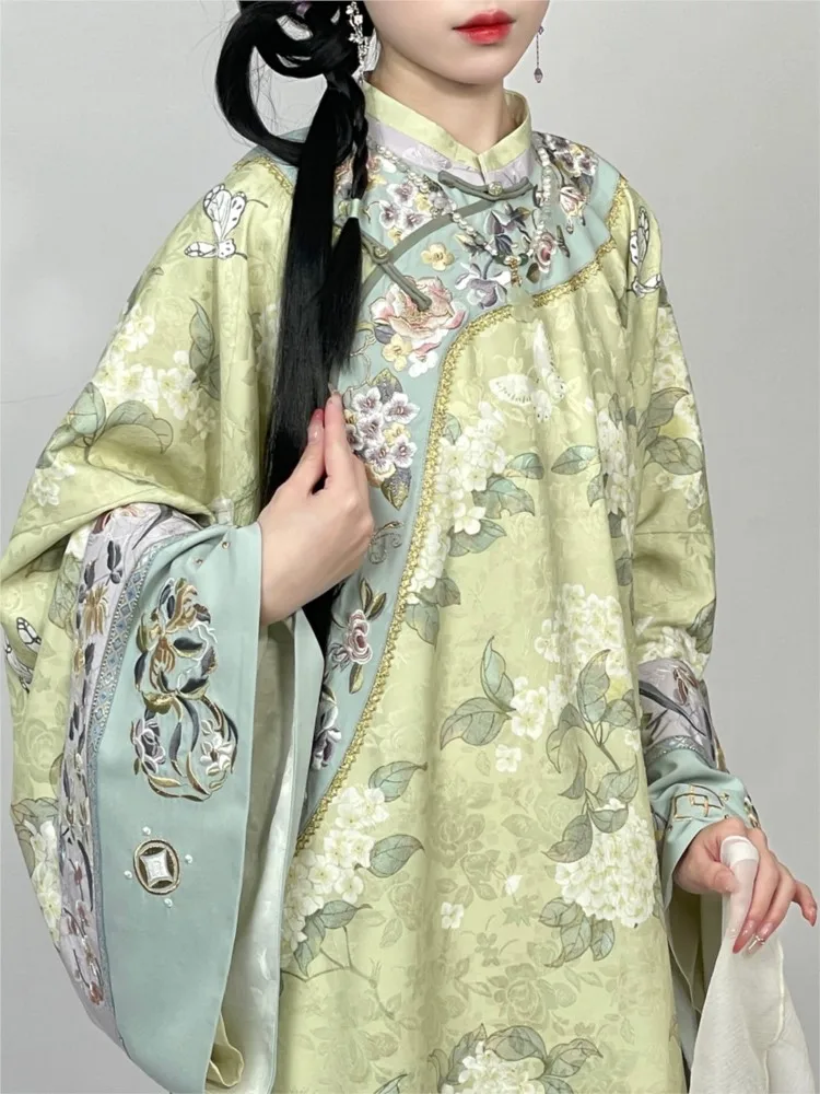 

Полностью открытый передний вышитый перевернутый Cheongsam с большими рукавами для женщин Хан.